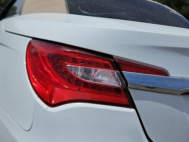 2013 Chrysler 200 Limited