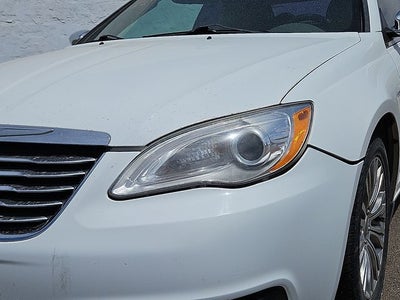 2013 Chrysler 200 Limited
