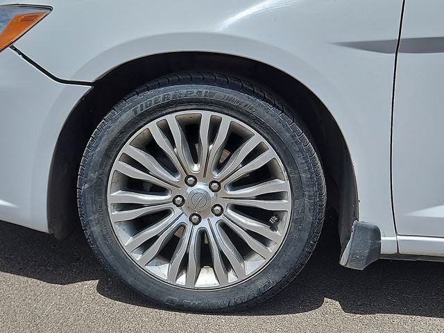 2013 Chrysler 200 Limited